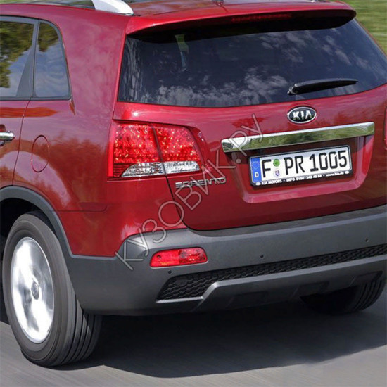 Боковина заднего бампера левая в цвет кузова Kia Sorento 2 (2009-2012)